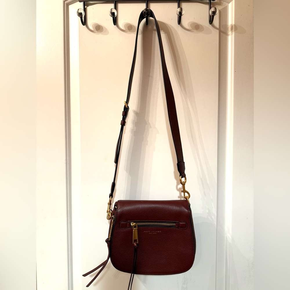 Marc Jacob’s Recruit Nomad Burgundy Leather Crossbody Bag - Picture 7 of 10